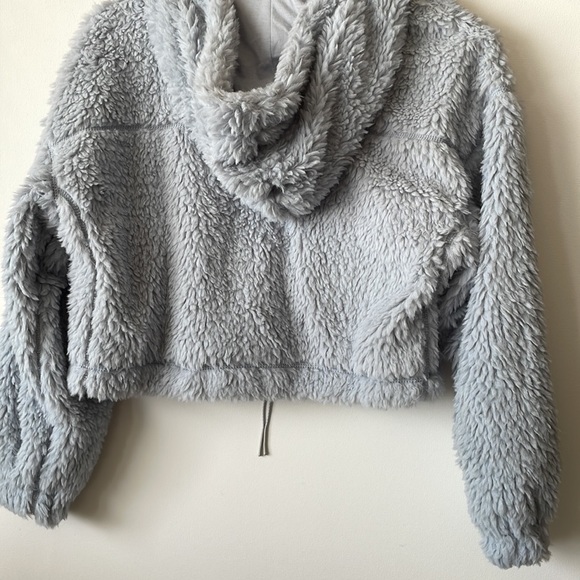 Urban Outfitters BDG XS Grey-Blue Cropped Furry hooded Jacket. NWT - Picture 6 of 6
